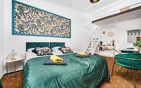 Queen Bee Apartments Krakow Old Town
